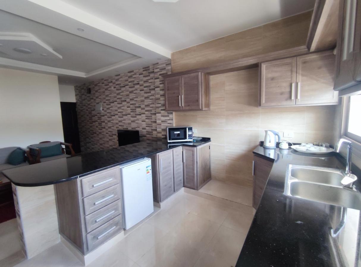 Red Rose City Apartment Wadi Musa Exterior photo